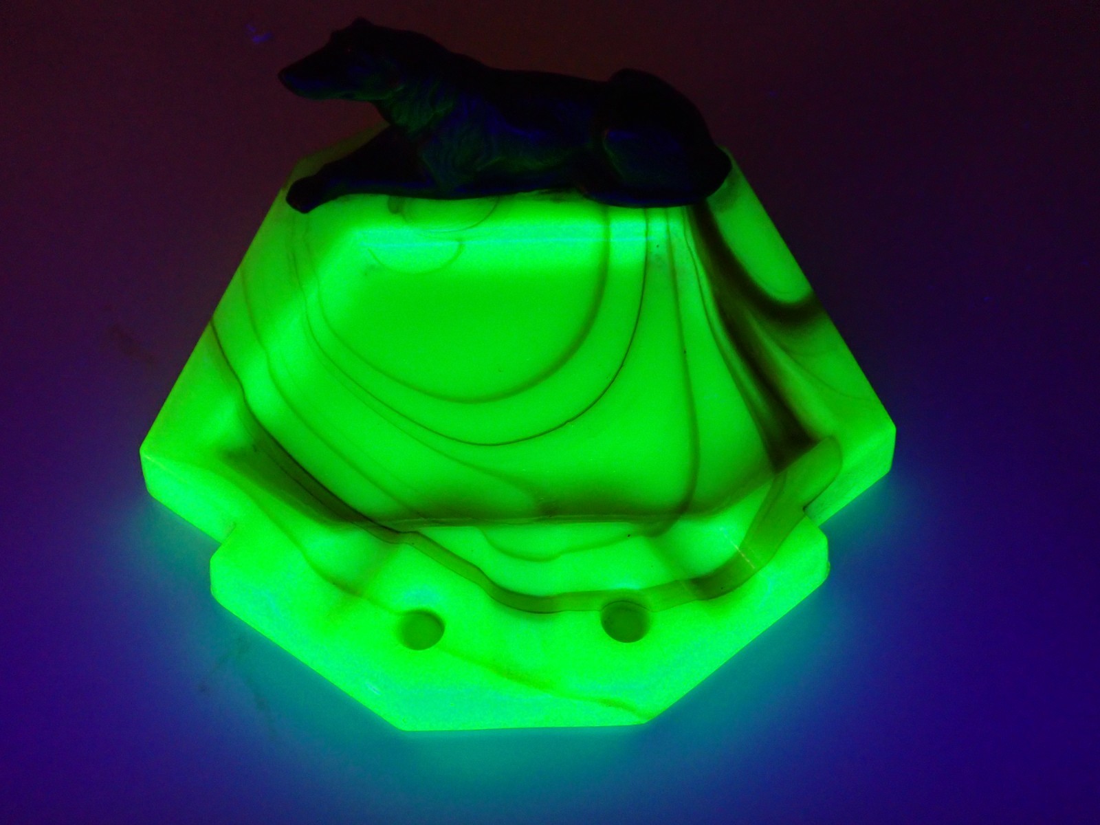 1920s Art Deco Houze Akro Agate UV Glow Uranium Slag Glass Borzoi Dog Ashtray