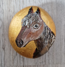 Handbemalter Stein mit einem Pferd / Pony