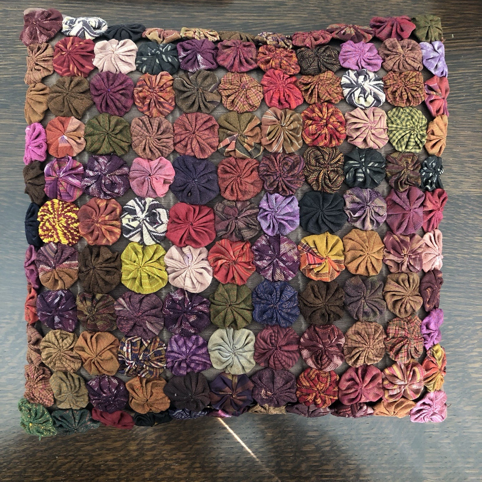 VINTAGE HANDMADE  YO-YO QUILT PILLOW  12”x12” GORGEOUS COLORS