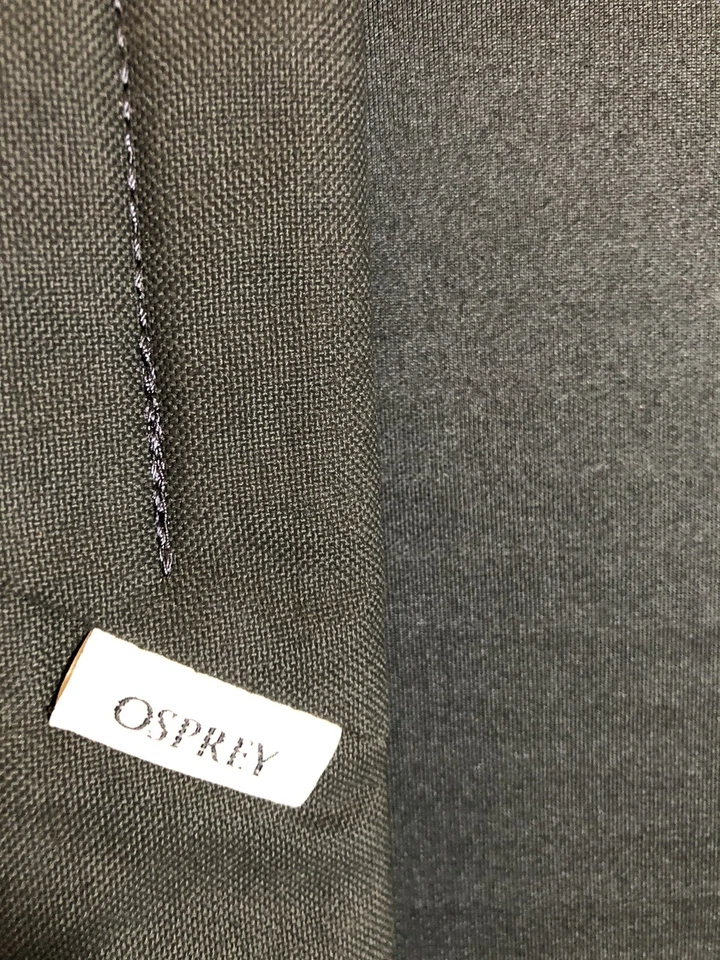 Mochila Osprey negra con solapa arcana viaje de negocios escuela bolso de mano cercanías Foto 3 de 4