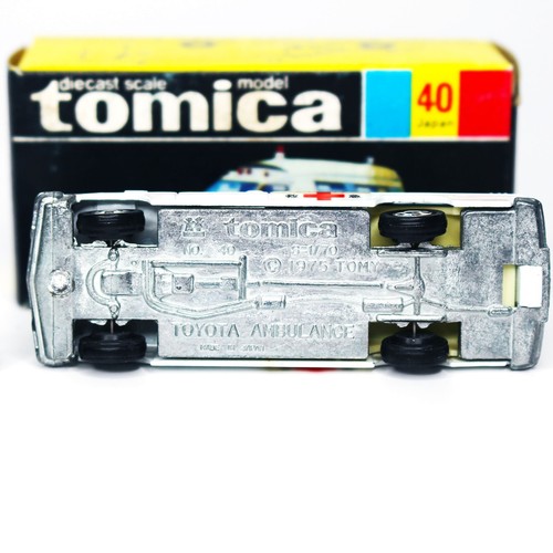 SALE - Tomica 40 Toyota Ambulance Scale 1/70 Japan Tomy Diecast Black box - Picture 8 of 12
