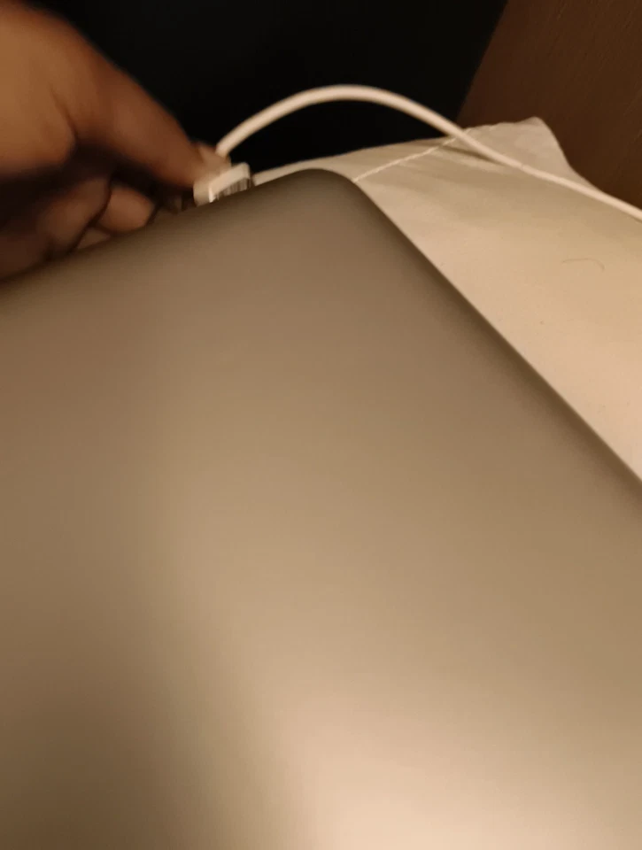 Apple MacBook Pro 2009 Laptop Computer - Image 4 of 4