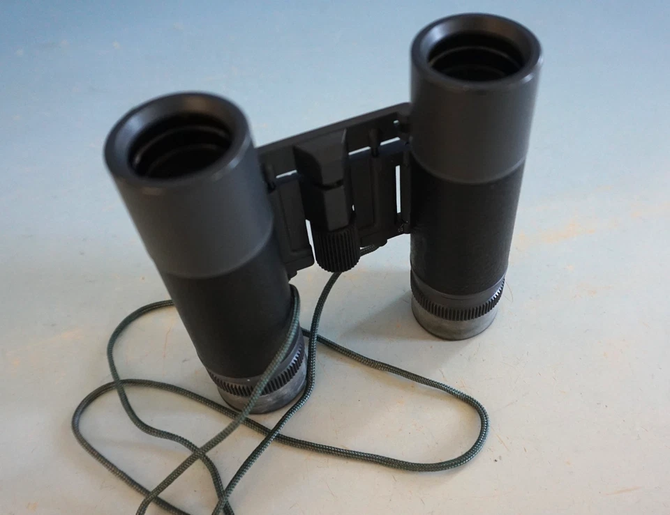 Eschenbach Fernglas Sprint C Freitzeit Fernglas 8x20 143m/1000m (F025-1336) - Bild 3 von 4