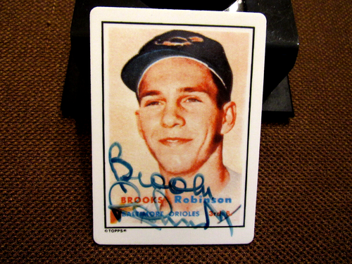 BROOKS ROBINSON ORIOLES HOF SIGNED AUTO 1990 PORCELAIN L/E TOPPS 328 CARD JSA - Picture 3 of 3
