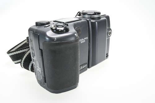 Nikon Coolpix 995 3.3MP Digital Camera w/4X Zoom #G438