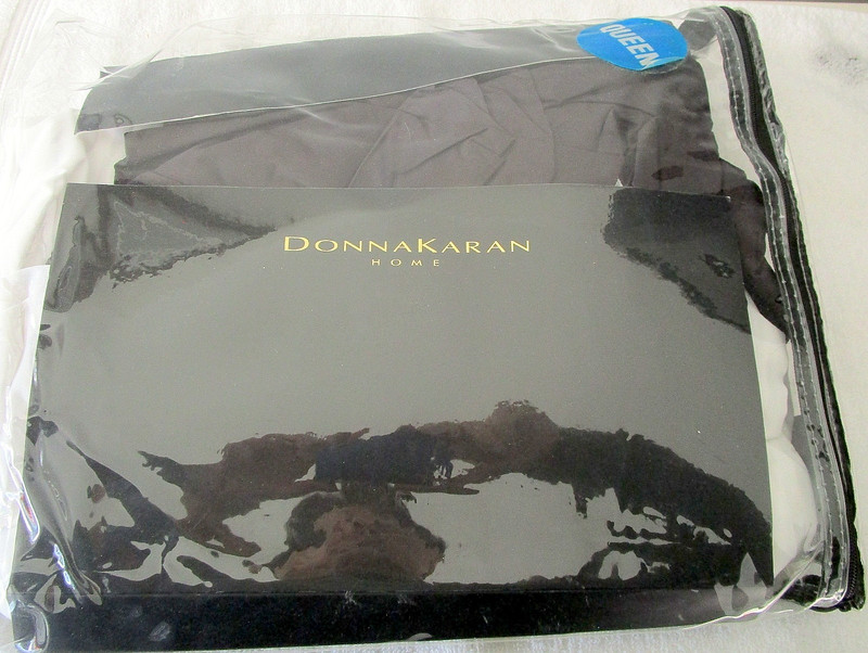 DONNA KARAN QUEEN BED SKIRT~BLACK~18" PLEATED TUXEDO DROP~NIP~COTTON SATEEN