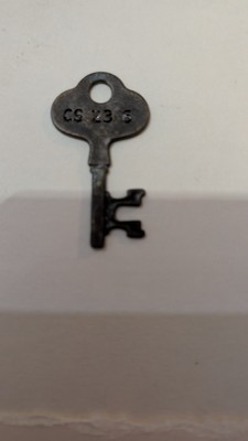 CS236 Skeleton Key.  Possible Yale.  Steamer Box.  Case 
