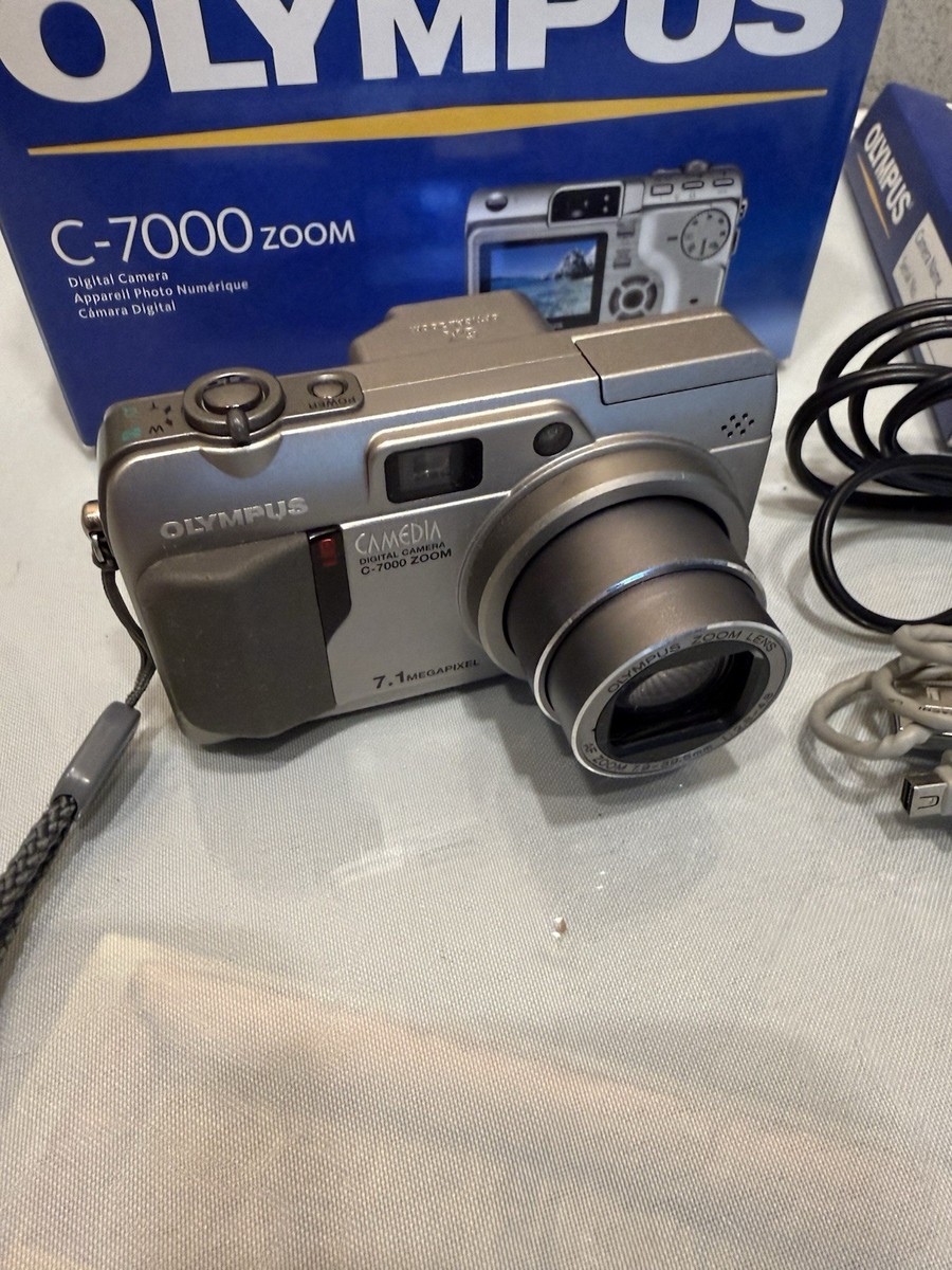 Olympus Camedia C7000 Zoom C-7000 ZOOM 7.1MP Compact Digital