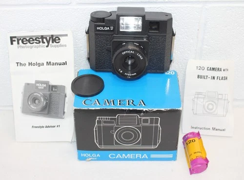Holga 120 SF Film Camera WITH Flash 60mm lens, IN BOX! + 1x roll Kodak Potra VC