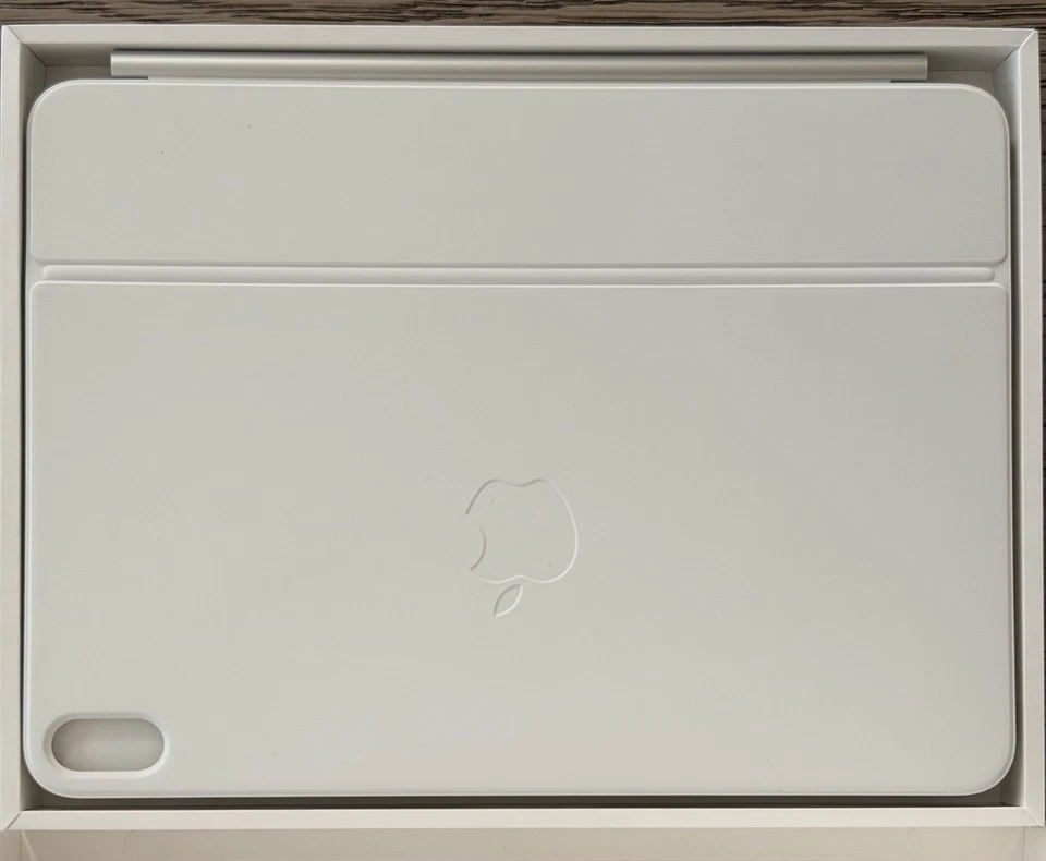 iPad Magic Keyboard Model A3339 MDFV4LL/A White - Image 4 of 4