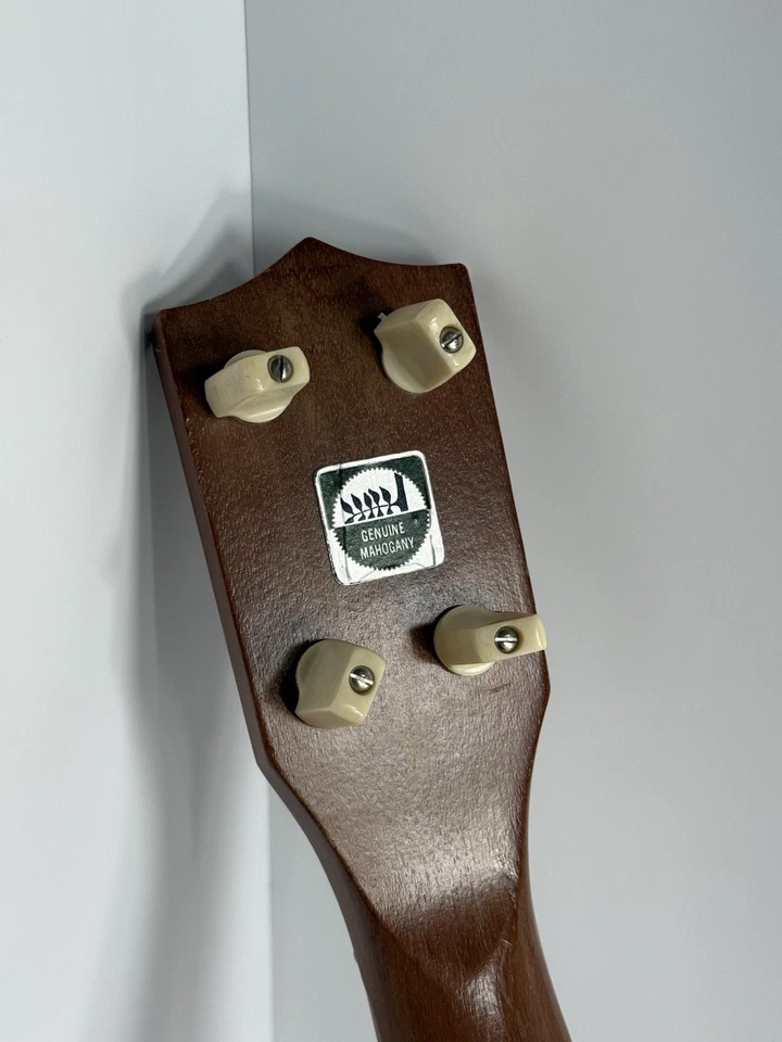 Vintage Roy Smeck Uke Ukulele Solid Mahogany with Book by Harmony, Chicago USA - Image 3 of 4