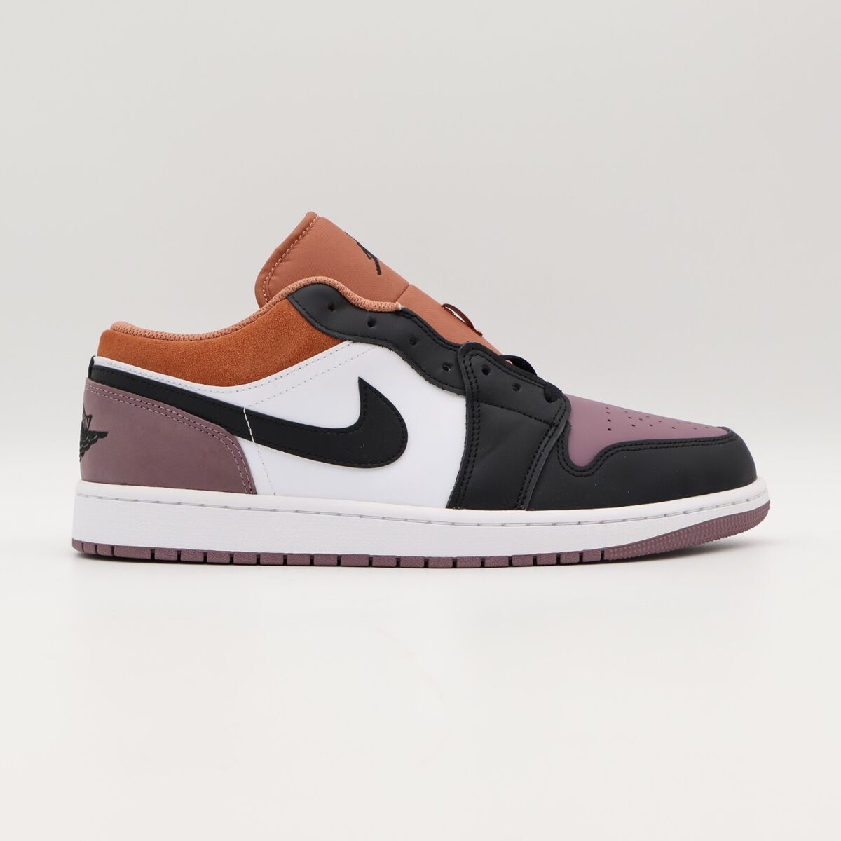 FB9907-102 Nike Air Jordan 1 Low SE White Sky J Orange Sky J FB9907-102 Nike Air Jordan 1 Low SE White Sky J Orange Sky J