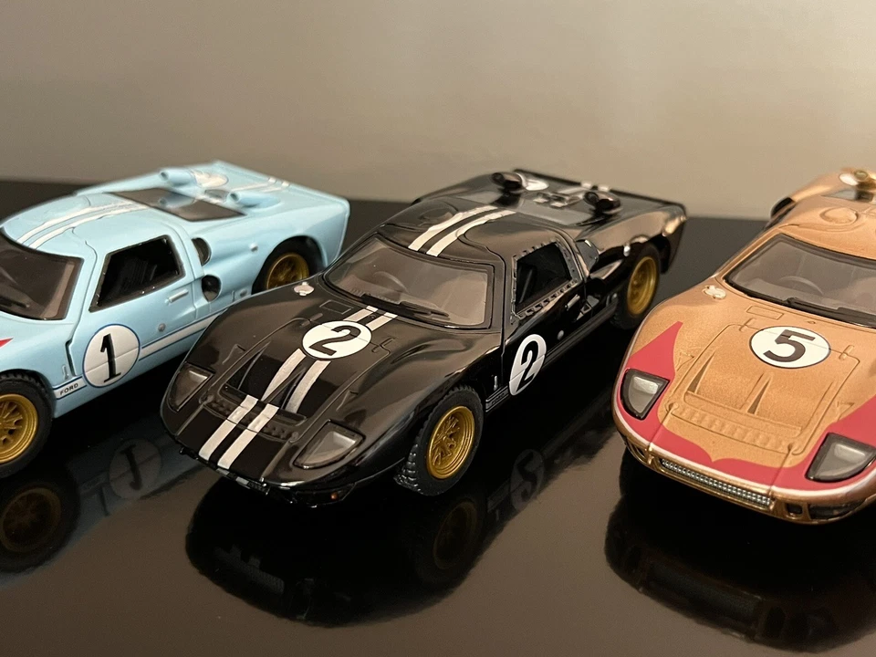 Ford GT40 MKII 1966 diecast escala 1:32 5” Le Mans 24 coche de carreras juguete (juego de tres) Foto 4 de 4
