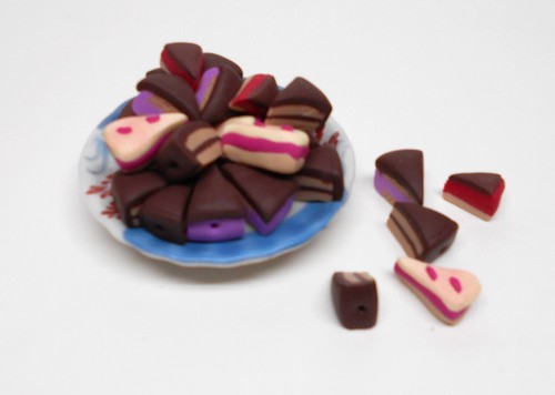 plat avec gâteaux miniature,maison de poupée,vitrine,épicerie,pâtisserie S5 - Photo 2/2