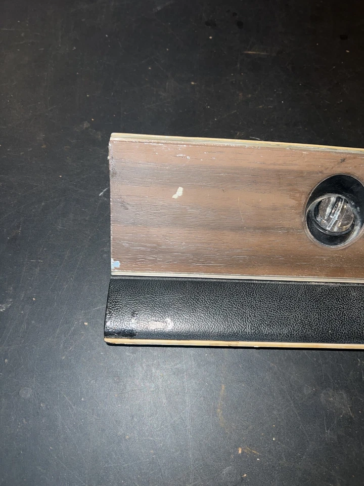 Tapa de guantera de grano de madera Mopar A Body 73 74 75 plumero de dardos Demon Scamp Foto 3 de 4