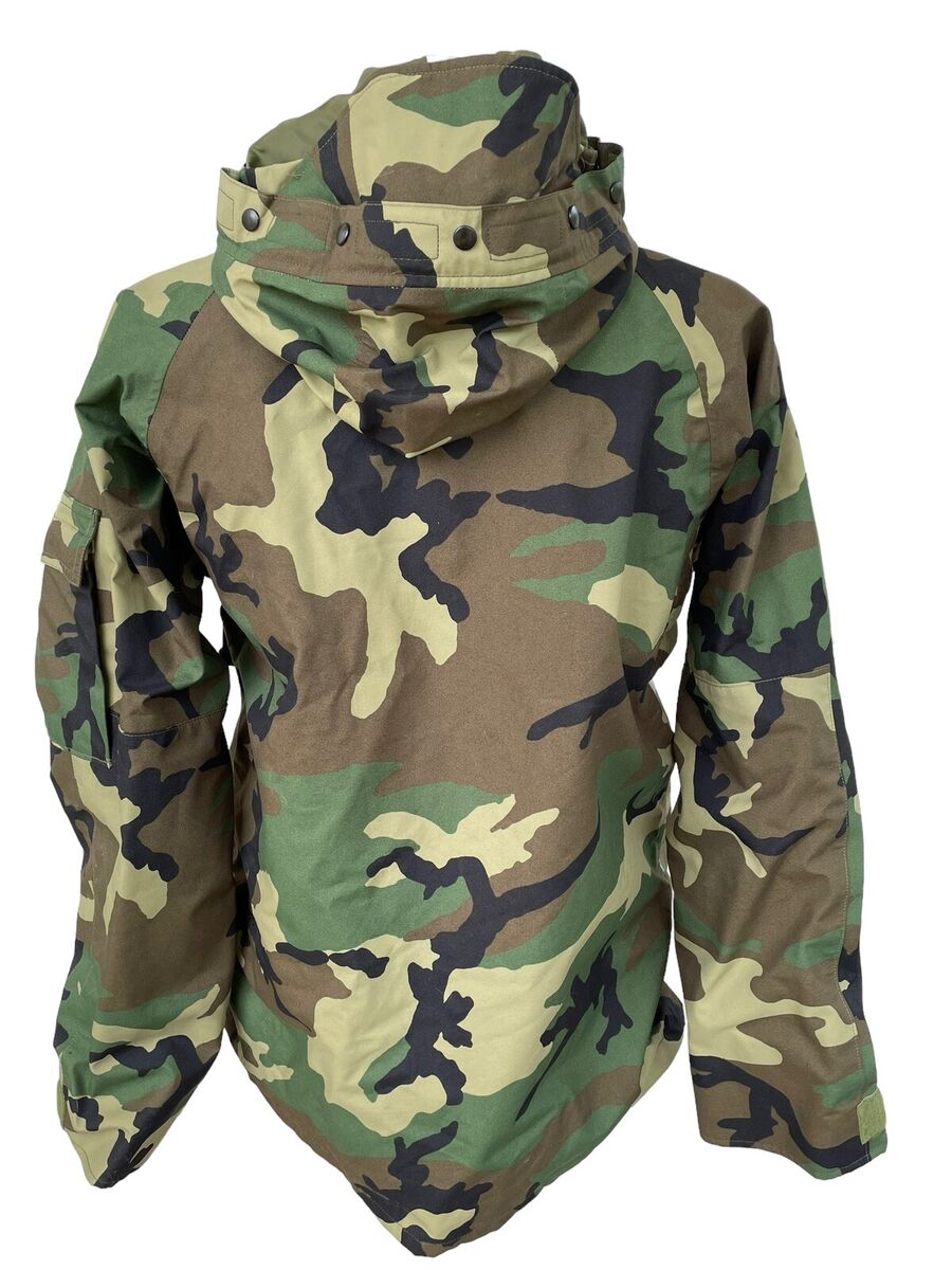 US Military Woodland Camo ECWCS Cold Weather Parka, M-Reg US Military Woodland Camo ECWCS Cold Weather Parka, M-Reg