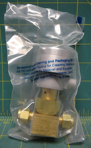 Swagelok B-4BK-1D Brass Bellows Sealed Valve Gasketed PCTFE Stem Tip 1/4" Tube - Picture 3 of 5