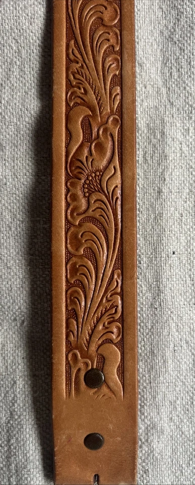 Cinturón vaquero Justin Western Tooled 26 marrón floral sin hebilla Foto 2 de 4