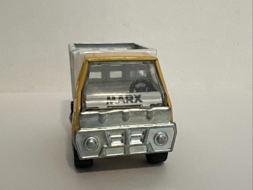 Vtg Louis Marx Pressed Metal Toy Pickup Cattle Truck Yellow - Image 2 of 4