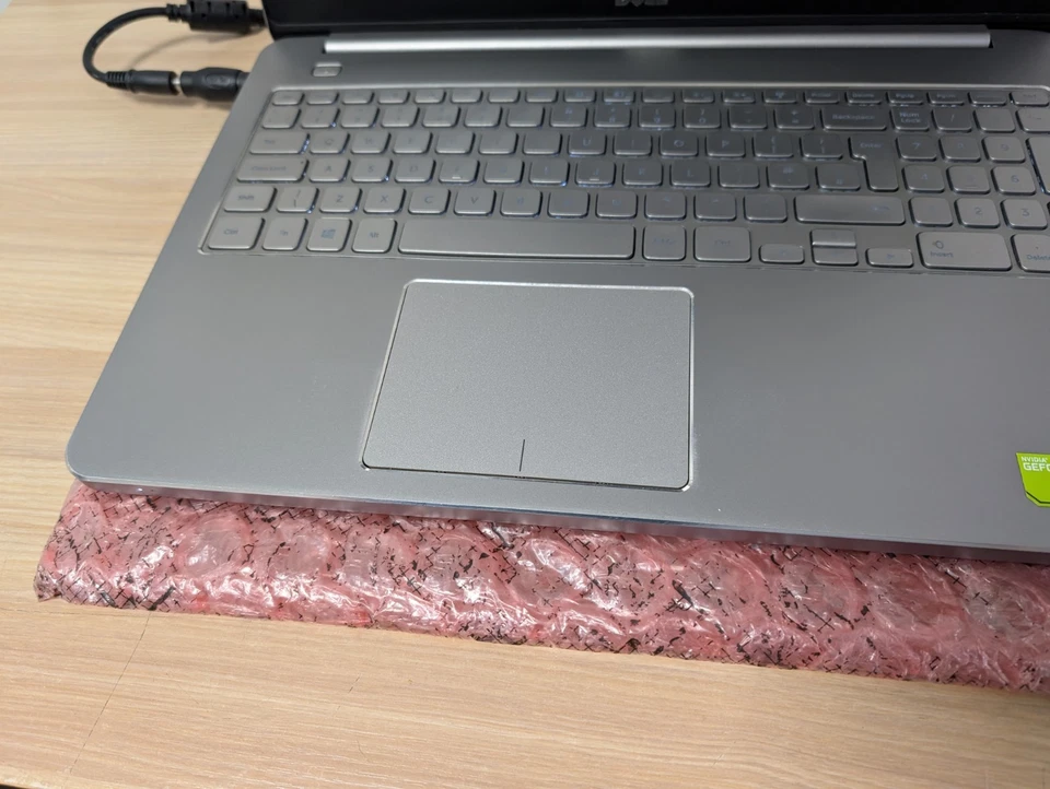 Dell Inspiron 15 7000 7537 - i5-4210U - 4GB Ram - GeForce GT 750M - No Storage - Image 2 of 4