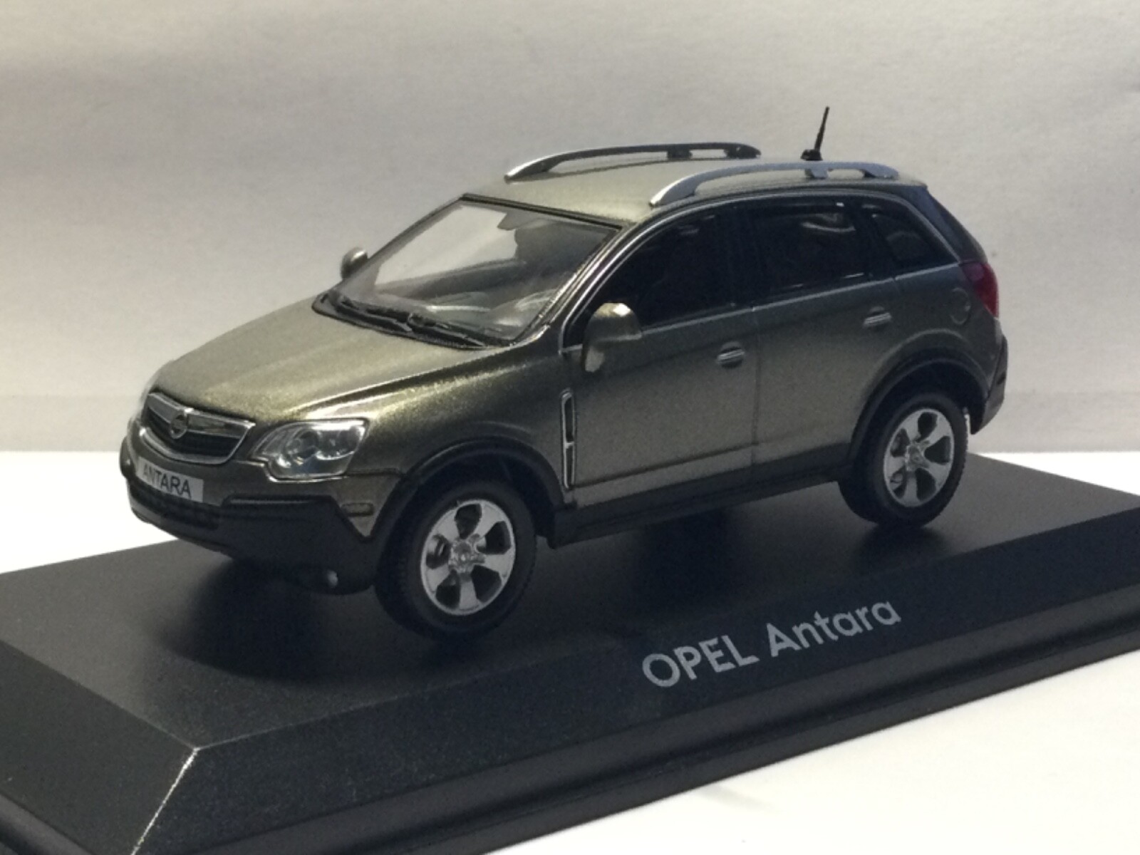 Norev Opel Antara 2006 1:43 360025