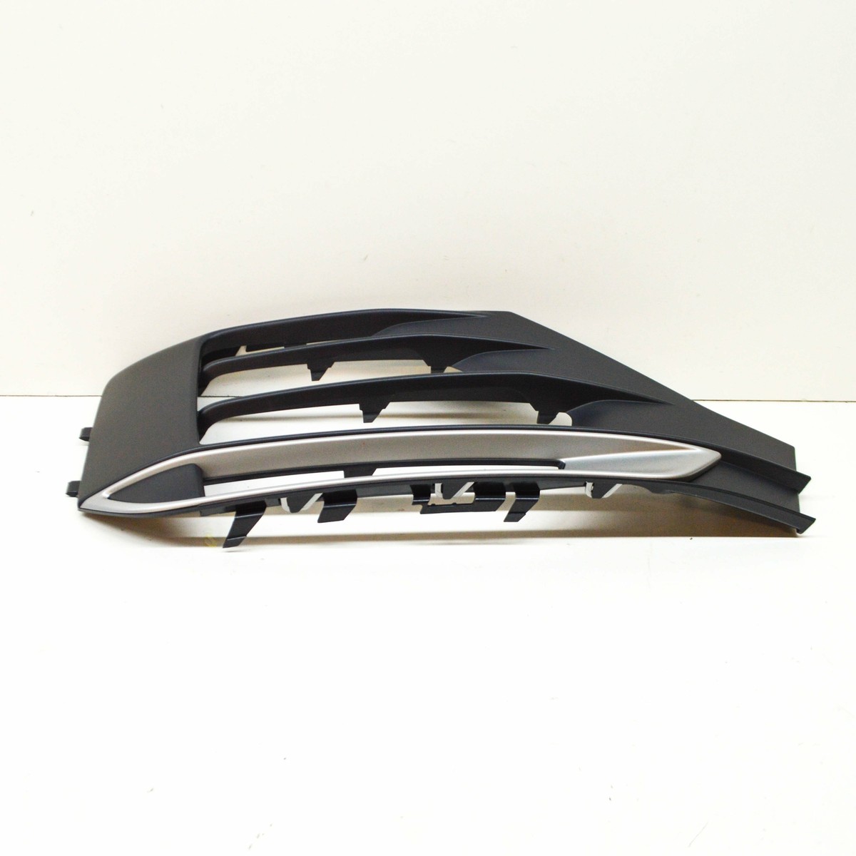 NEW AUDI Q2 GAB AIR GUIDE GRILLE ANTHRACITE/SELENITE SILVER