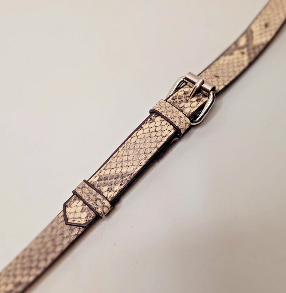 Carlos Santana, Cartera Bandolera Piel Serpiente Beige, Color Desierto Tostado con Hebilla Foto 3 de 4