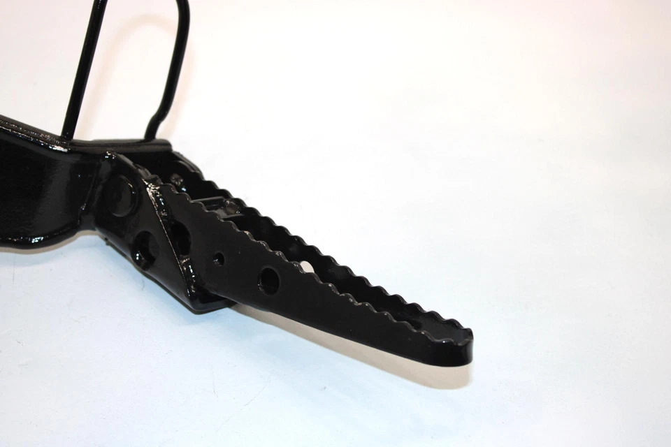 92 Suzuki Quadrunner 230 Lt230e  Oem Right Footrest 43510-35B03 AS2  - Image 3 of 4