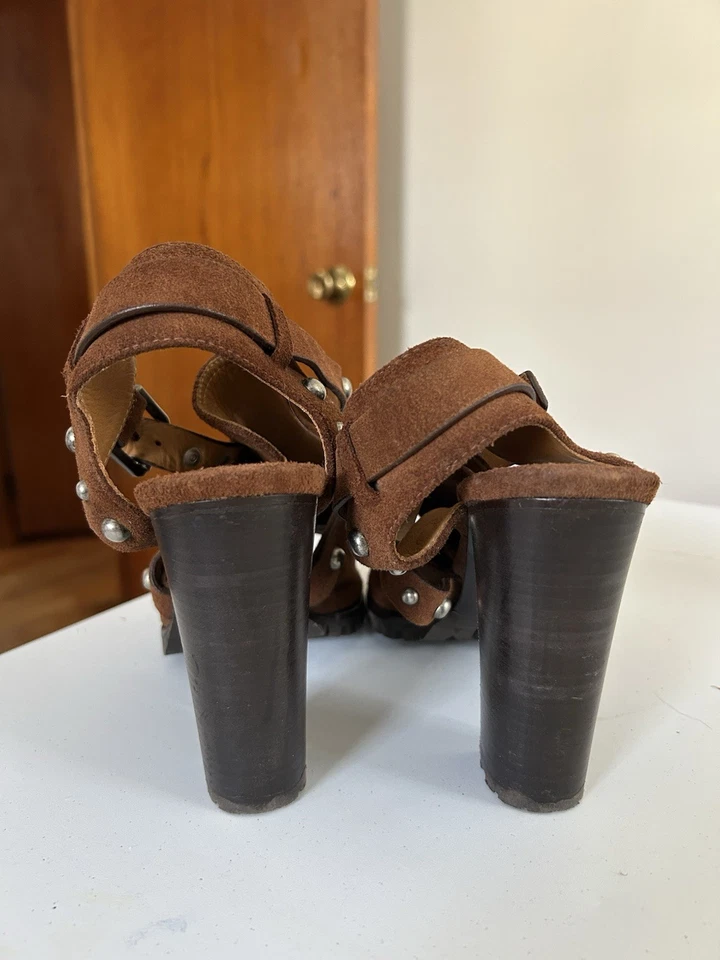 Salto Polo Ralph Lauren tamanho 9 couro marrom com tachas - originalmente $485! - Imagem 4 de 4