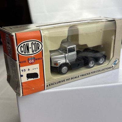 Con-Cor Ford Aeromax Short Version Semi Tractor 0004-652000 Boxed NOS HO Scale