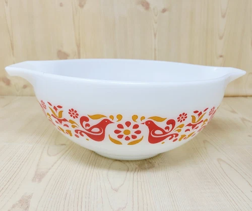 Pyrex Friendship #443 2.5 Quart Red Birds Cinderella Handle Mixing Bowl