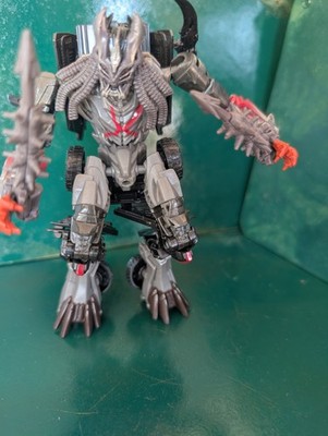 Transformers The Last Knight Premier Edition Deluxe Decepticon Berserker