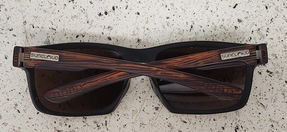 Gafas de sol Suncloud "Fairfield" marrón con montura a rayas lentes usadas bonitas algunas de usar Foto 2 de 4