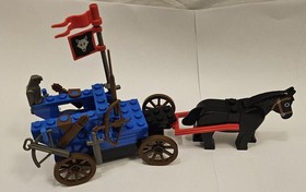 1992 LEGO SET 6038 CASTLE WOLFPACK RENEGADES COMPLETE MANUAL AND EXTRA PARTS