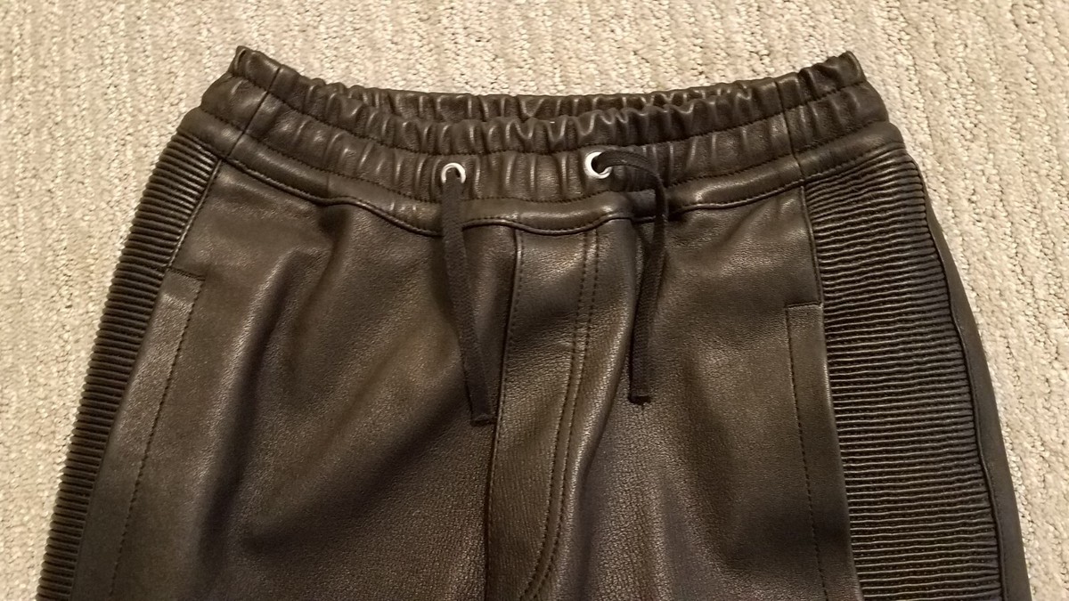 【関税込み】Balmain ブラック モノグラム ラウンジパンツ Balmain モノグラム パンツ | ブラック | FARFETCH JP