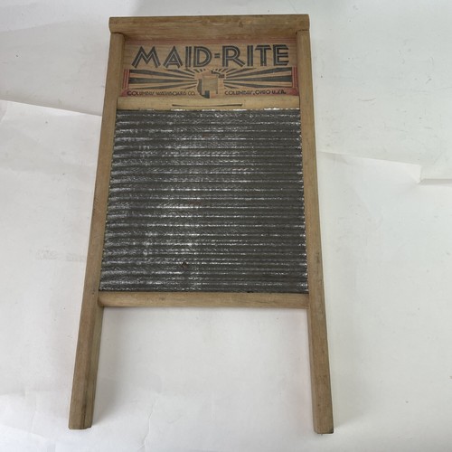 Vintage MaidRite Standard Family Size No 2072 Columbus Washboard Co