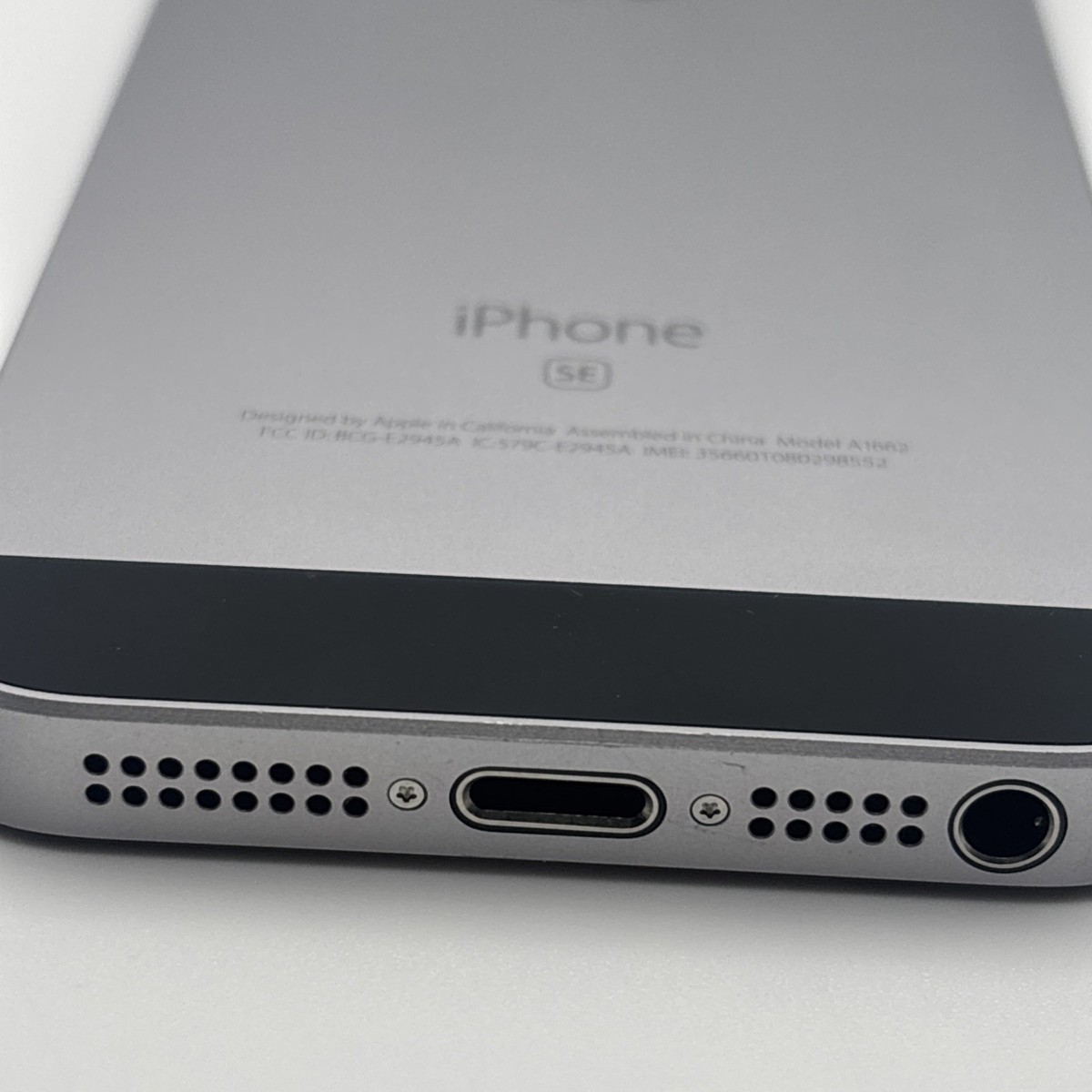 Apple iPhone SE Silver A1662 PASSCODE LOCK | eBay