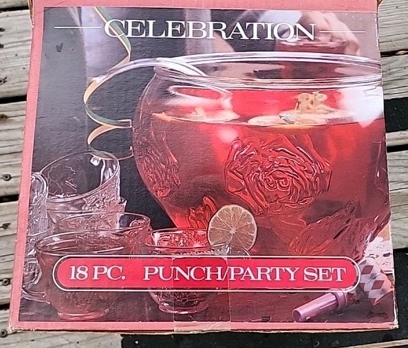 Vintage K-mart Indiana Glass 18-Piece Crystal Punch Bowl Set Without Ladle