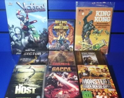 Godzilla King Kong Sammlung Destroy all Monsters Voltron Artbook