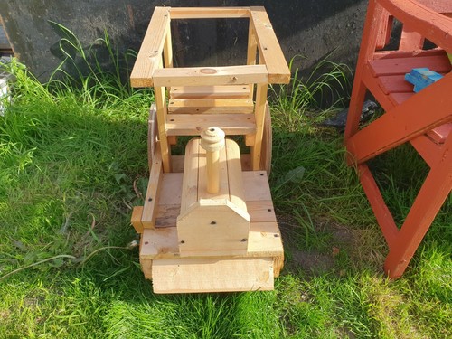 Maceta de madera para jardinera de hierbas de jardín de tren reciclada. - Imagen 2 de 4