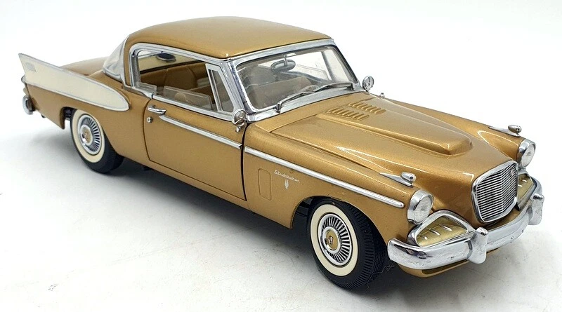 Signature 1/18 Scale Diecast 21125D - 1958 Studebaker Golden Hawk - Gold - Image 2 of 4