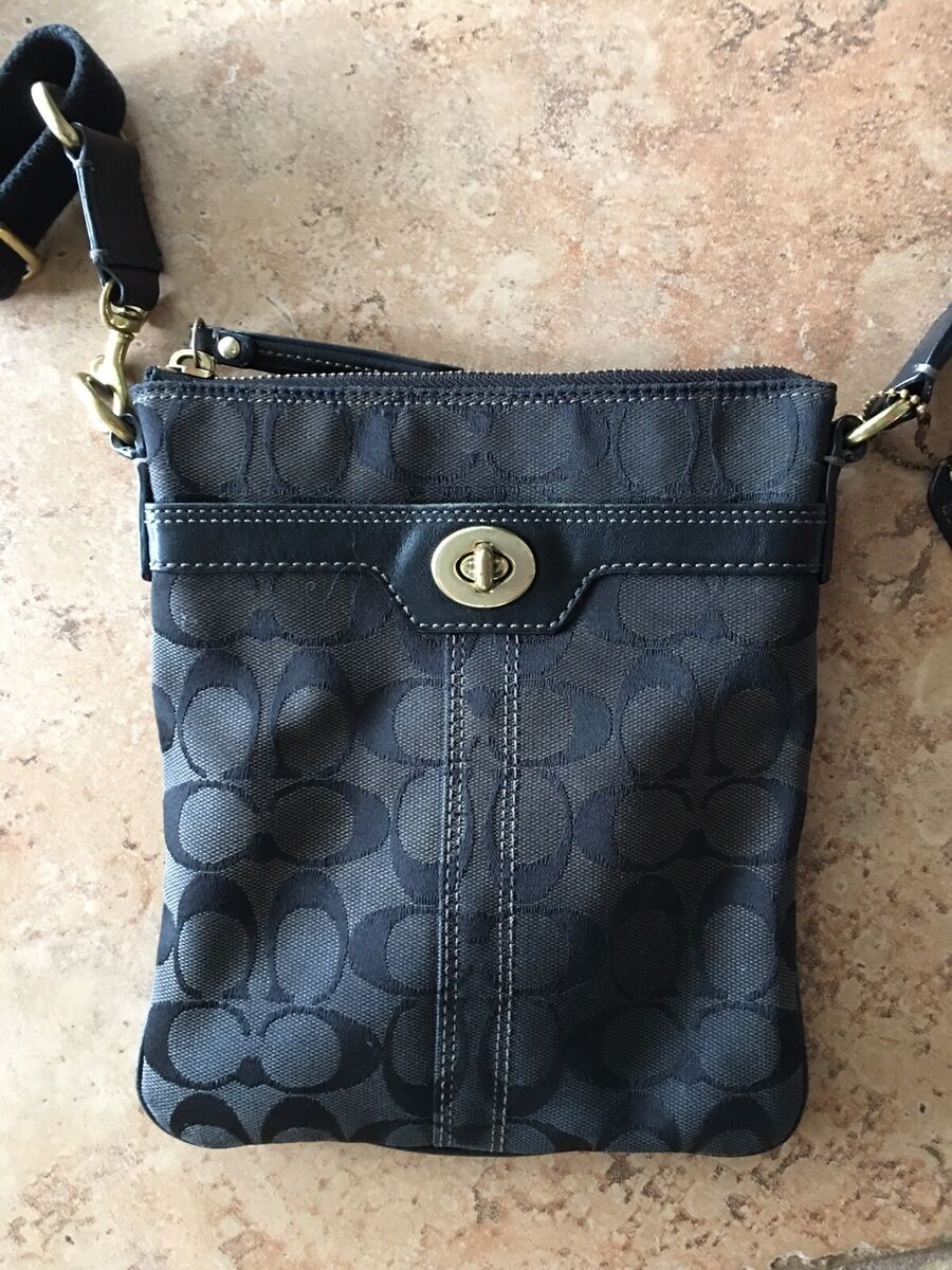 Coach Hampton Signature Swingpack Crossbody Shoulder Bag Coach Hampton Signature Swingpack Crossbody Shoulder Bag