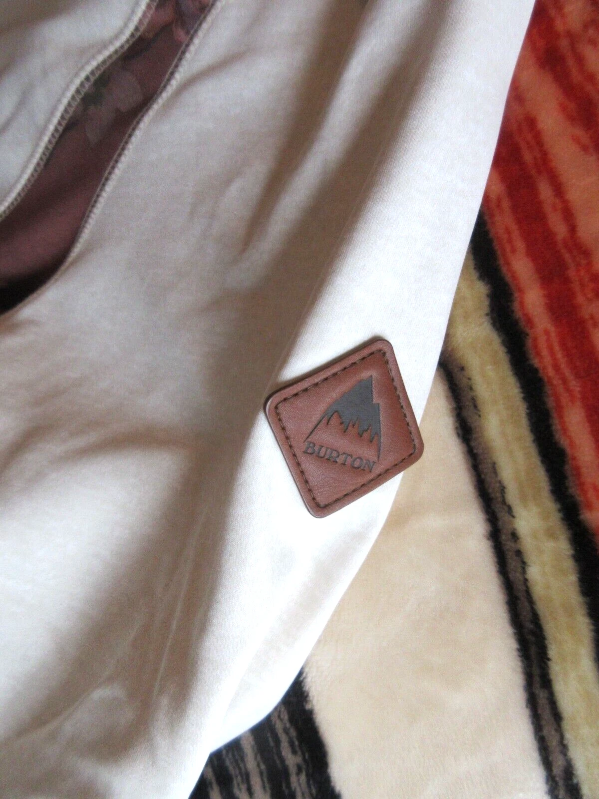 OFF WHITE FELPA CON CAPPUCCIO BURTON DURABLE GOODS NUOVA CON ETICHETTE DRY RIDE MIST DEFY TAGLIA M CREMA CON ACCENTI FLOREALI