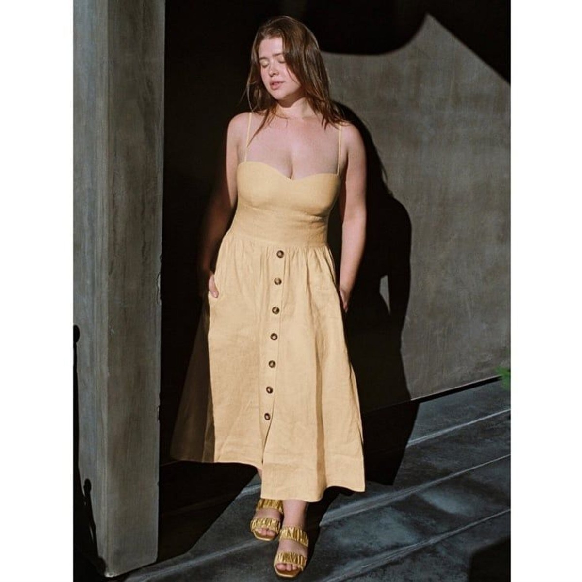 Reformation Cale Linen Midi Dress in Parmesan Size 0