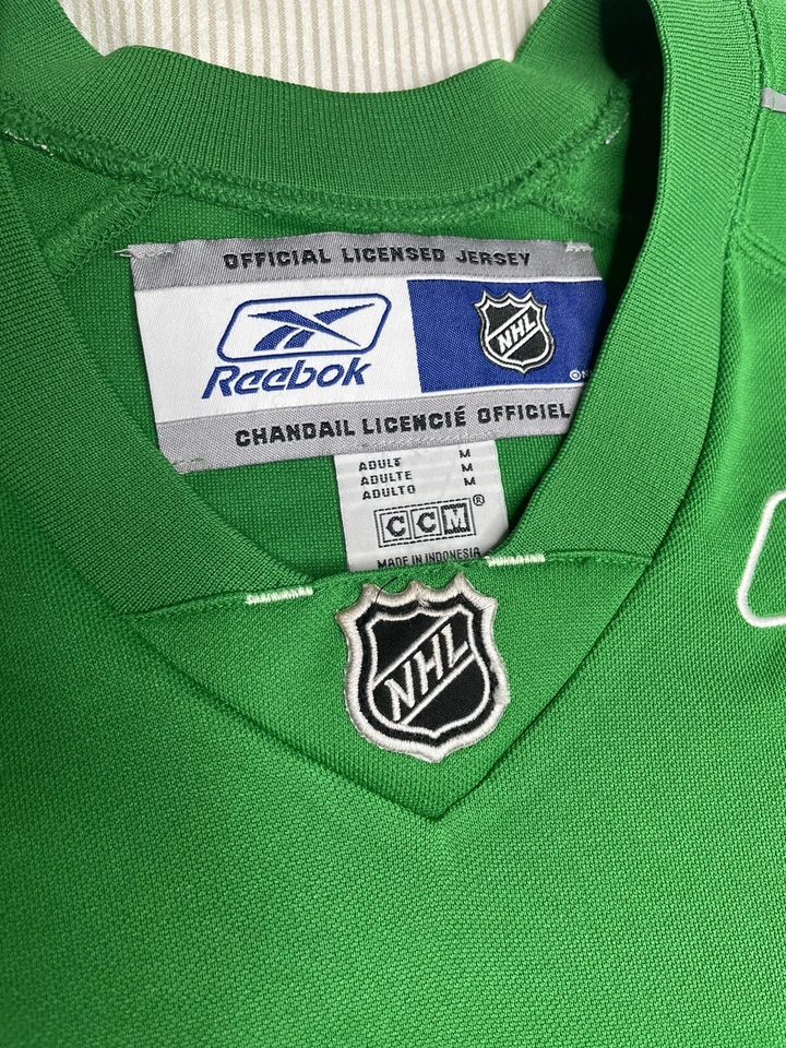Reebok Vancouver Canucks NHL Hockey Practice Jersey Medium - Image 4 of 4