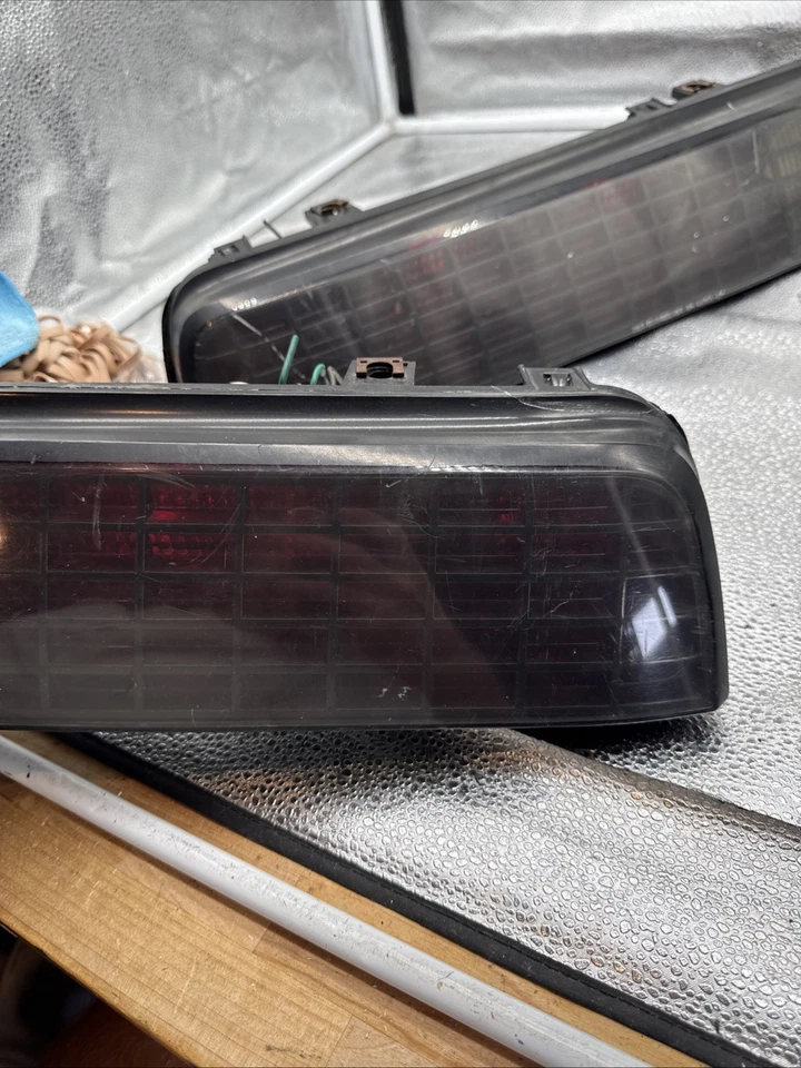 Juego de luces traseras izquierda derecha GM 84-88 Pontiac Fiero originales 16500455 16500456 Foto 4 de 4