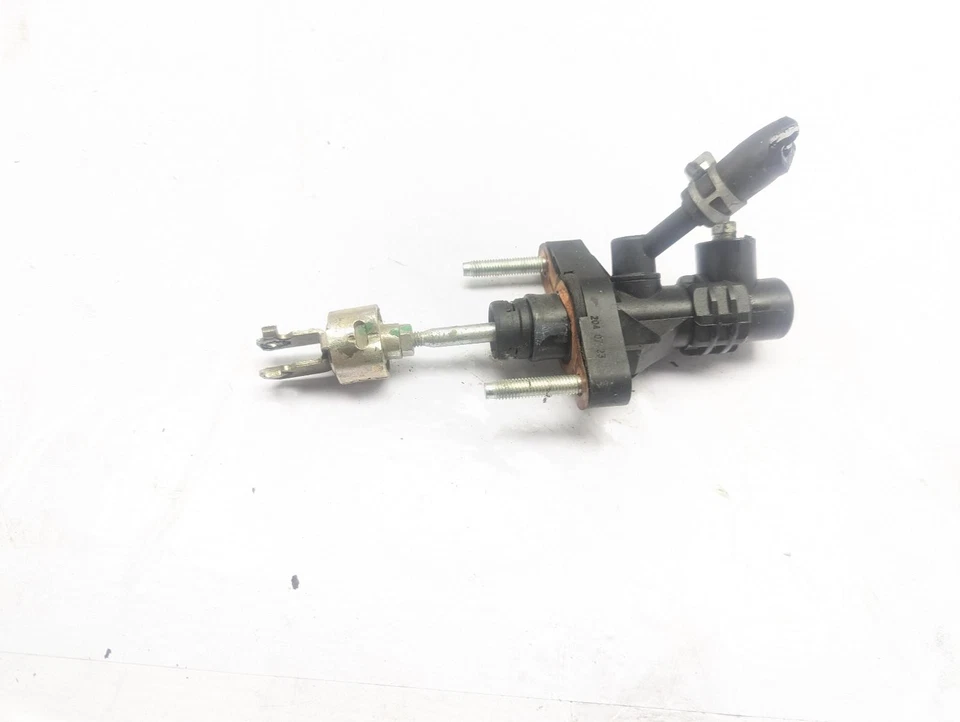 TOYOTA COROLLA VERSO AR10 AUR10 ZNR10 2004 - 2009 CLUTCH MASTER CYLINDER 80097 - Image 3 of 4