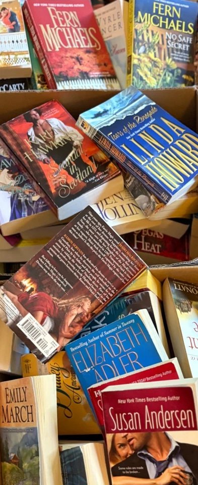 RANDOM Lot of 10 ROMANCE Paperback Books Popular Authors - *Buy More & Save* - Image 3 of 4