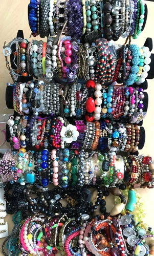 200+ HUGE Vintage Costume to Fashion Jewelry lot Bracelet Bangle Bead Stretch