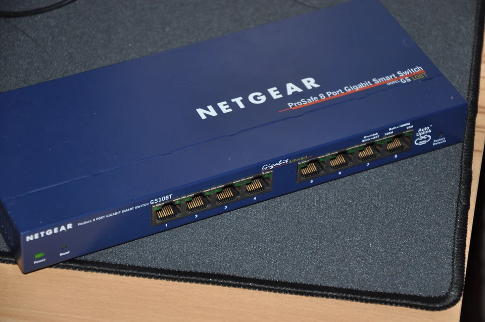 Netgear Pro Safe 8 Port 10/100/1000 Smart Switch GS108Tv1